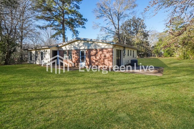 Building Photo - 544 Bellevue St