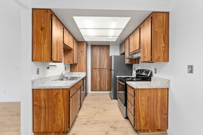 Building Photo - Stunning 1 Bedroom 1 Bath in Dana Point