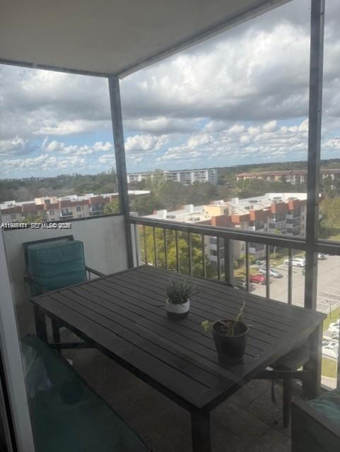 Building Photo - 4164 Inverrary Dr