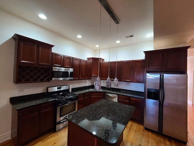 Building Photo - 4856 S Prairie Ave