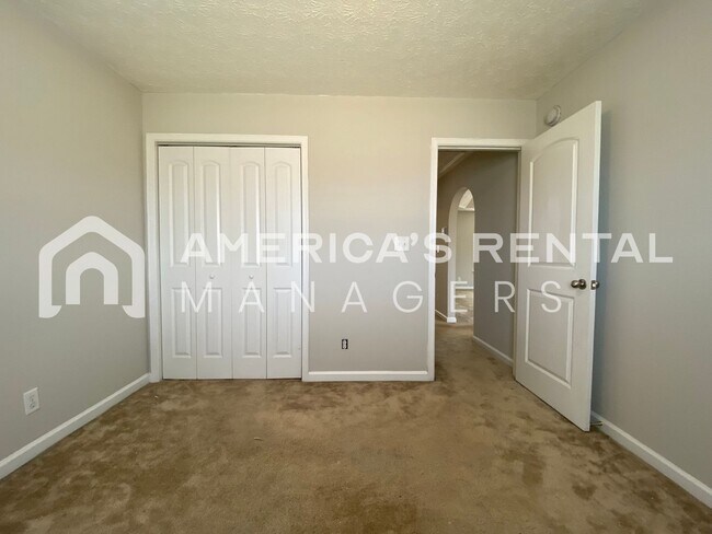 Building Photo - Home for Rent in Montgomery with Fenced in Backyard!!! New LVP Flooring! View with 48 Hours Notic...