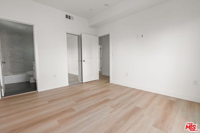 Building Photo - 1261 Browning Blvd