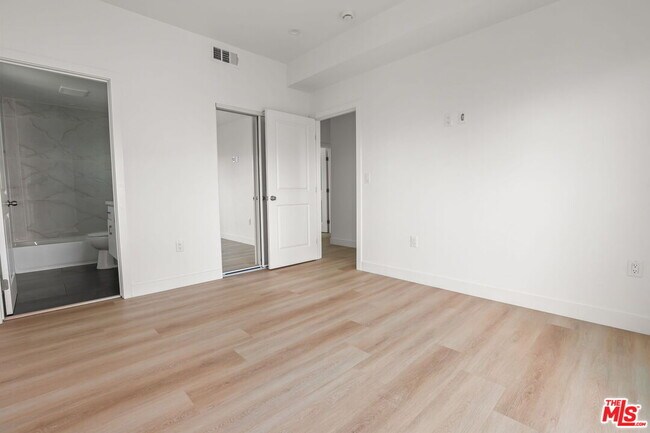 Building Photo - 1265 Browning Blvd