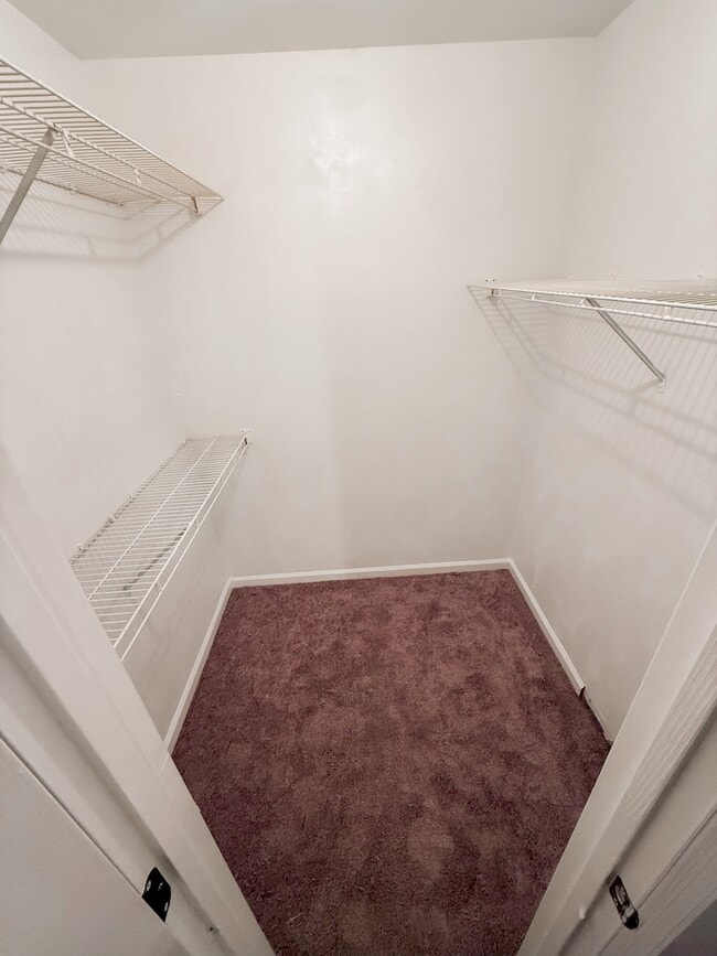 Building Photo - 416 Richview Park Cir W
