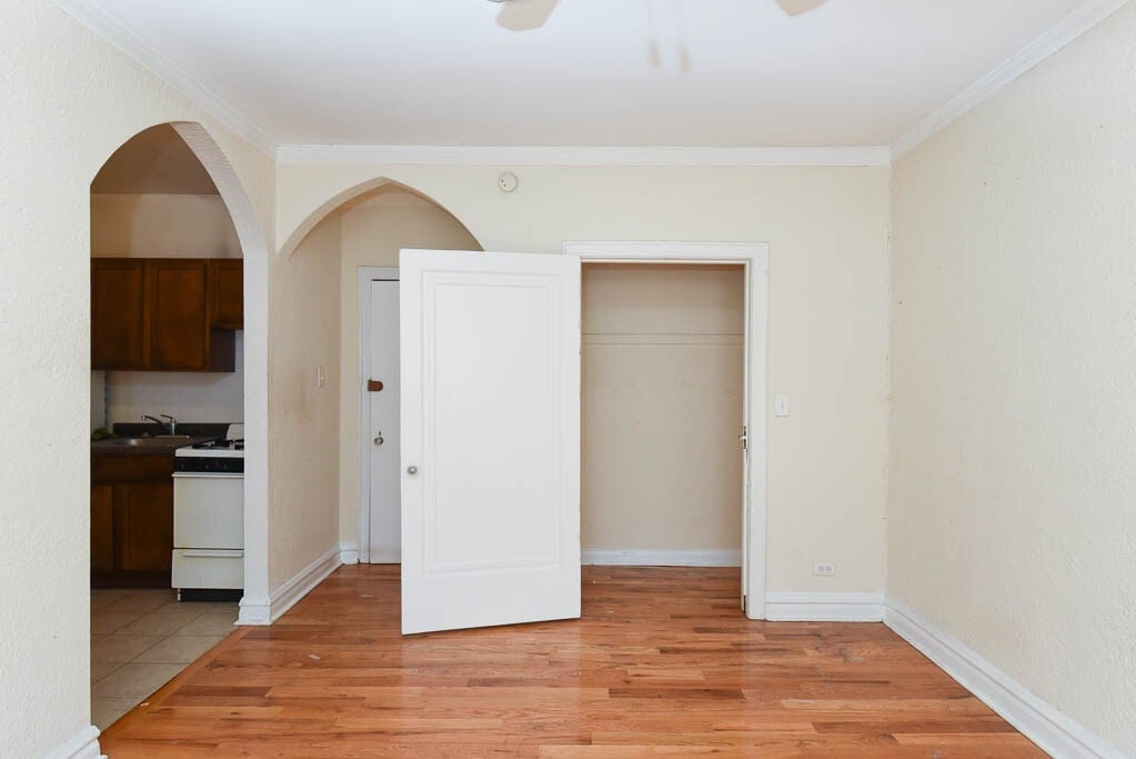 Building Photo - 4838 N Damen Ave