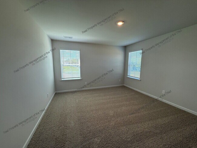 Building Photo - 122 Longleaf Ct