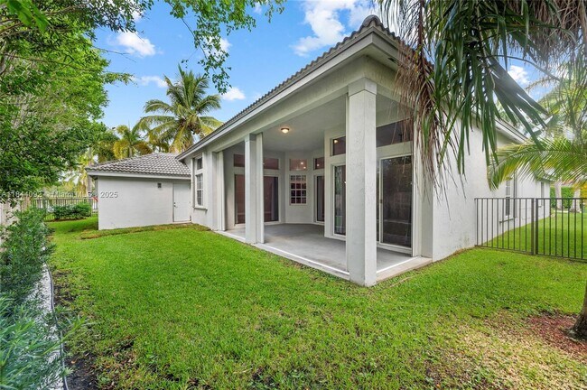 Building Photo - 2587 Jardin Ct