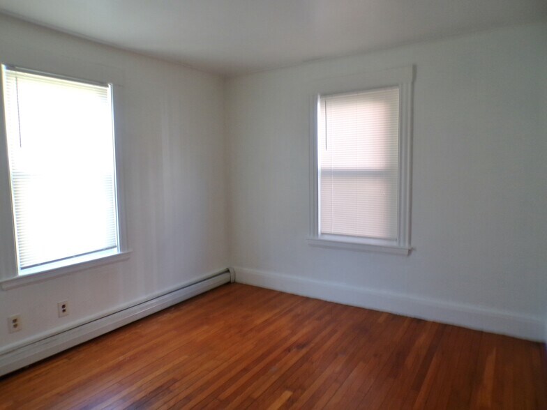 Building Photo - 24 Hanover Cir