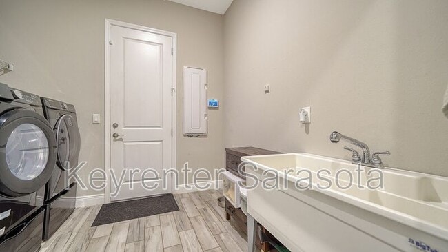 Building Photo - 6325 Rivo Lks Blvd