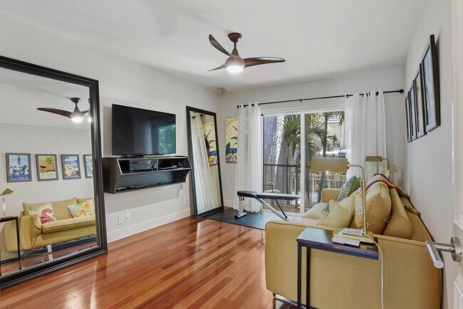 Building Photo - 1172 Hillsboro Mile