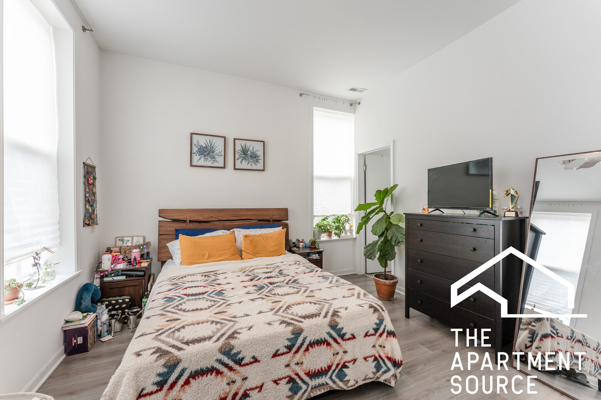 Building Photo - 2020 S Throop St