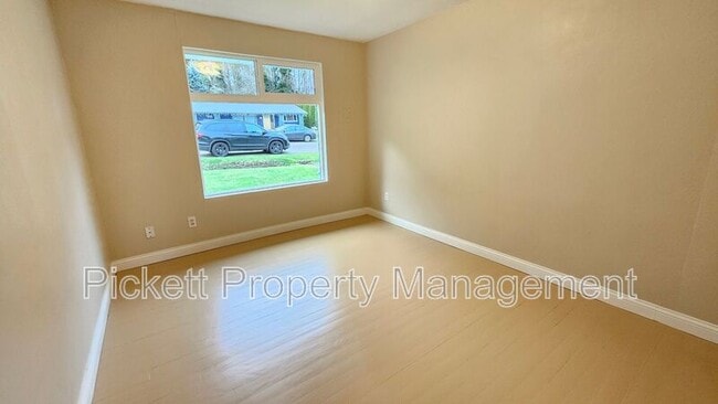 Building Photo - 2514 Spring St