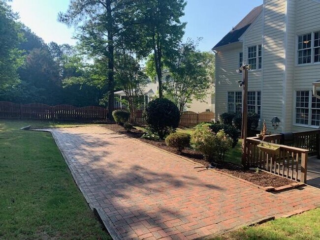 Building Photo - 119 Council Gap Ct