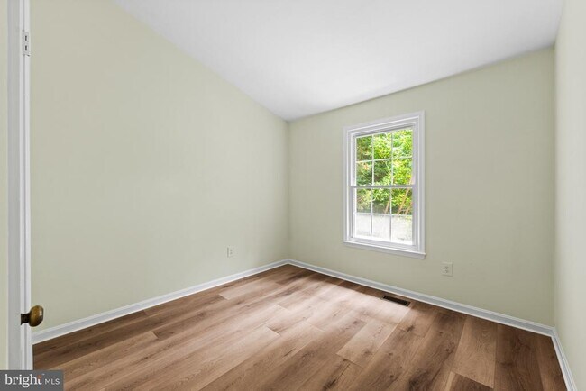 Building Photo - 2615 Chivalry Ct