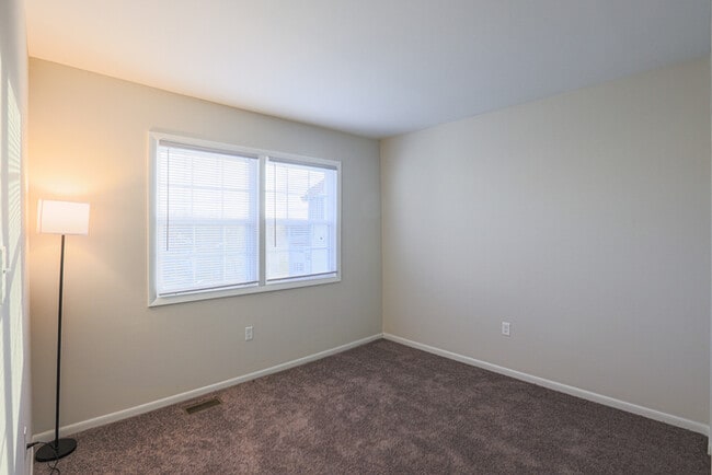 Building Photo - 3 Bedroom Rosedale MD