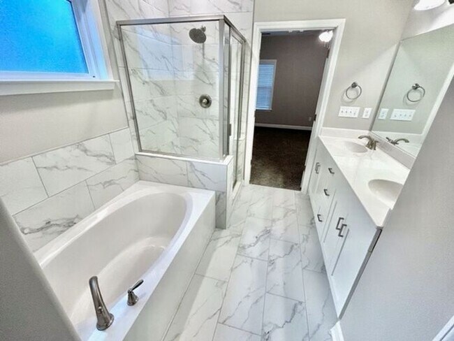 Building Photo - Now Leasing a 4-bedroom 2.5 bath home in Millington