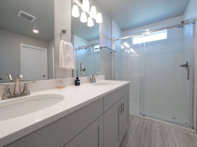 Building Photo - 9460 Oro City Loop