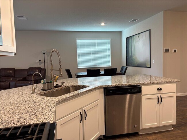 Building Photo - 505 Rainmaker Ln