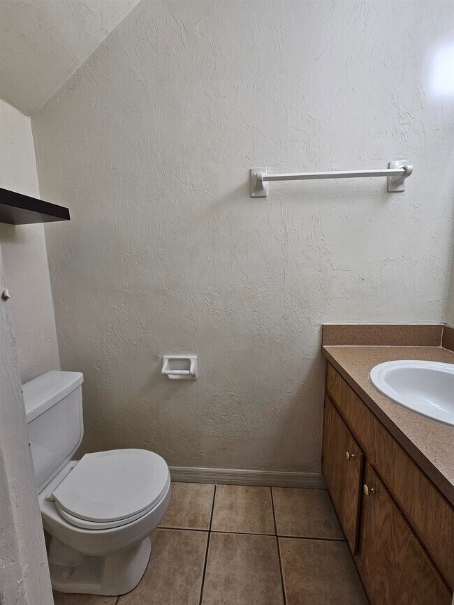 Building Photo - 1824 Larette Dr