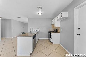Building Photo - 5035 Vlg Crst Dr