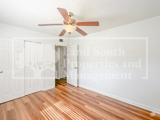 Building Photo - 520 McKay Ct