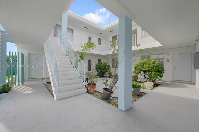 Building Photo - 501 NE 82nd Terrace