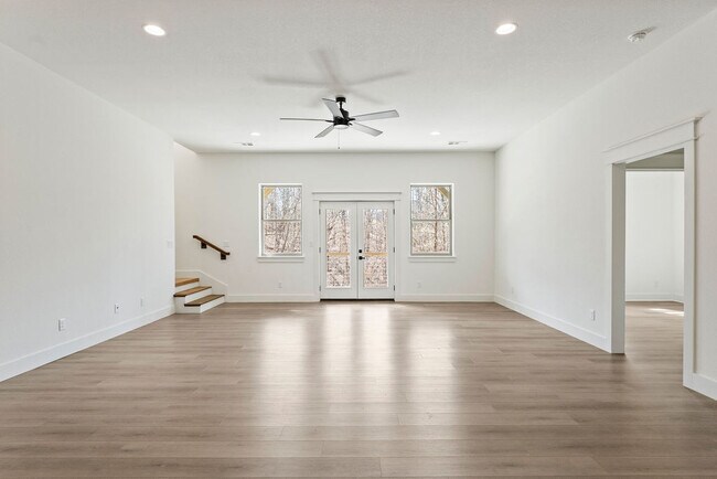 Building Photo - 11 Pagham Ln