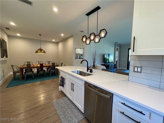 Building Photo - 8021 Calle Canovas St