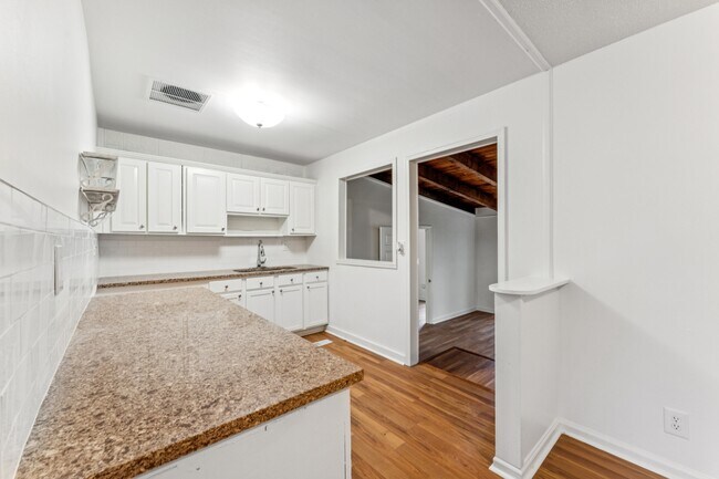 Building Photo - 417 Price Dr