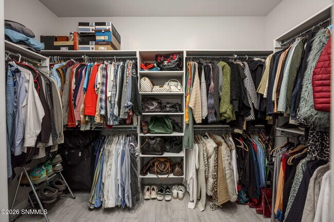 Building Photo - 3865 Jericho St