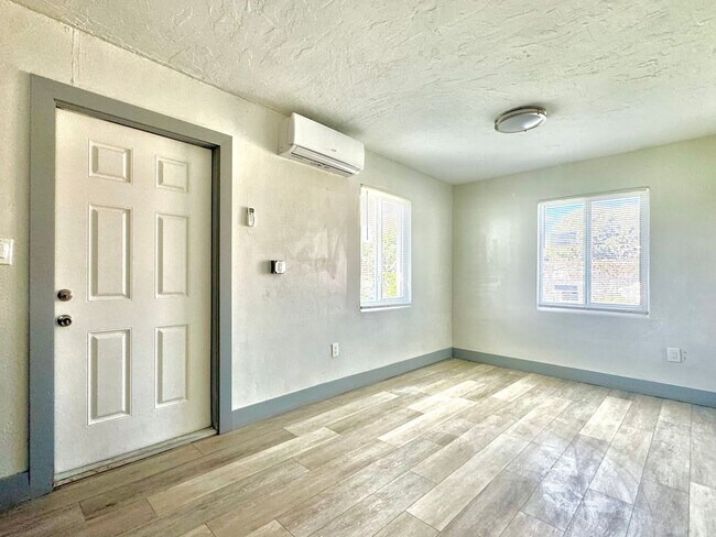 Building Photo - Fully Remodeled Three Bedroom Single Family Home