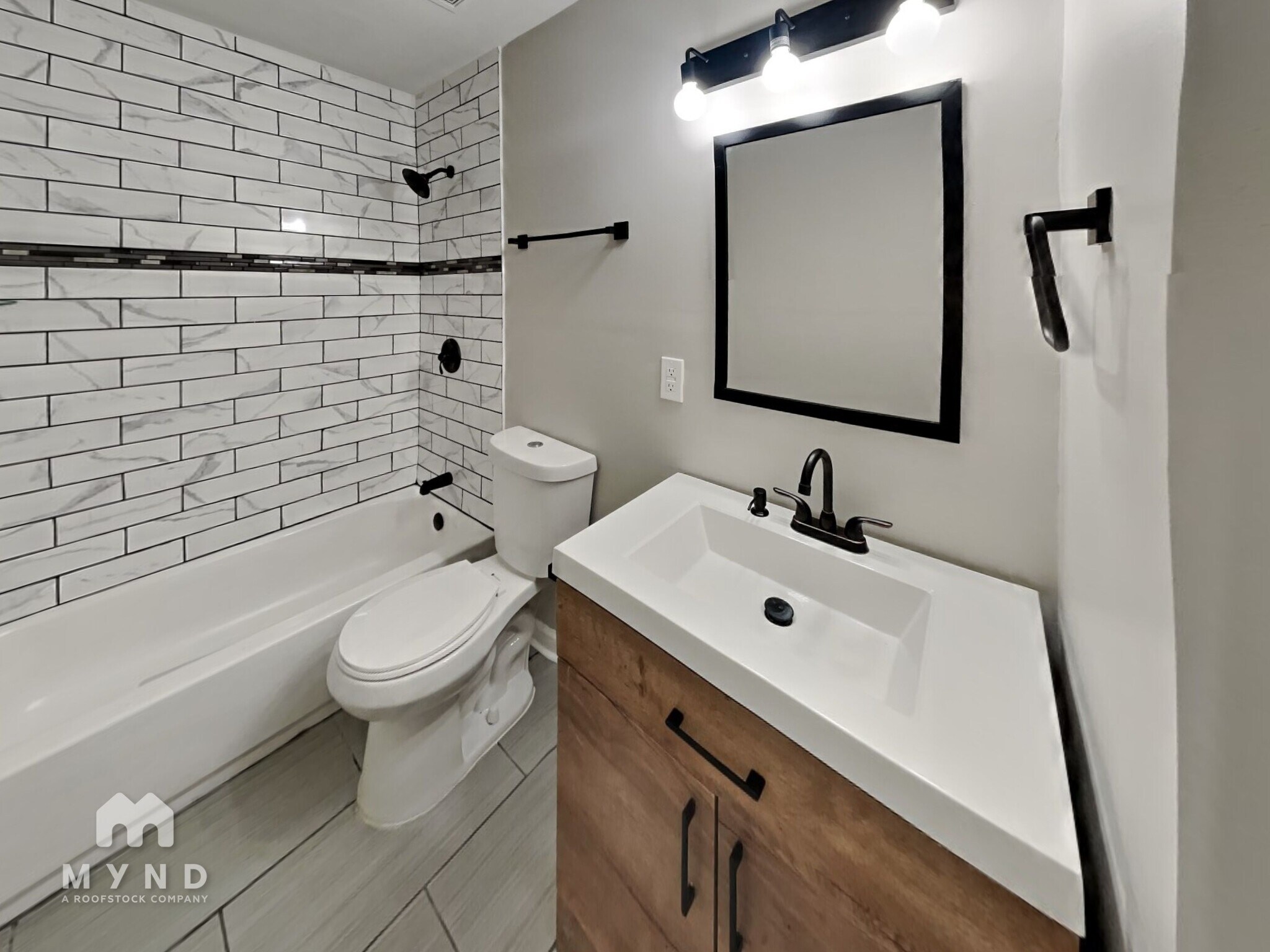 Building Photo - 5607 Maple Tree Dr