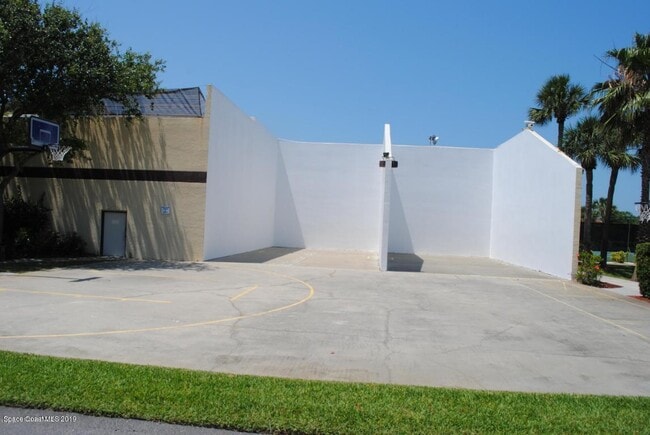 Building Photo - 3234 Beach View Way