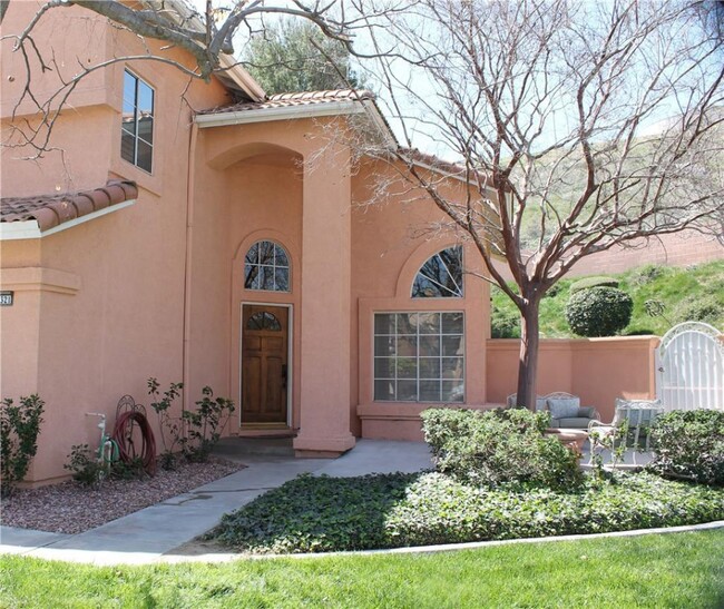Building Photo - 15321 Daybreak Ln