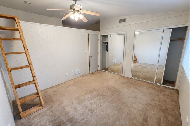 Building Photo - 426-426 W Washington Ave