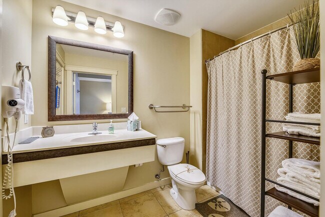 Building Photo - 15100 Front Beach Rd