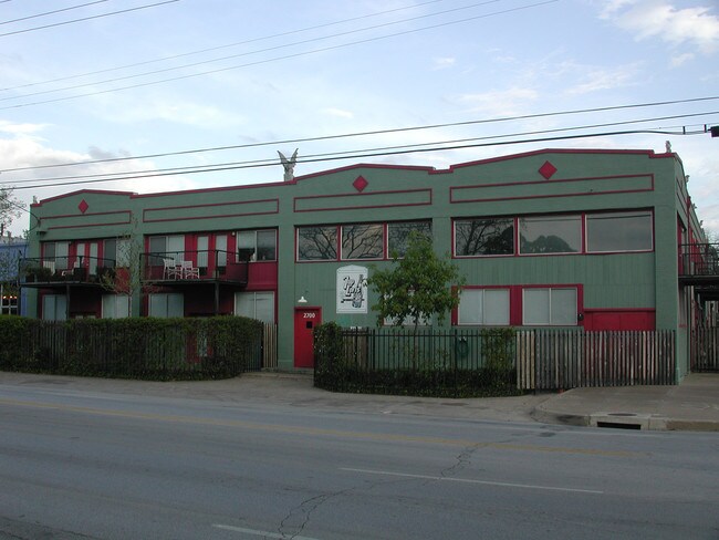 7up Lofts formerly 7up Bottling Co - 2700 Live Oak St