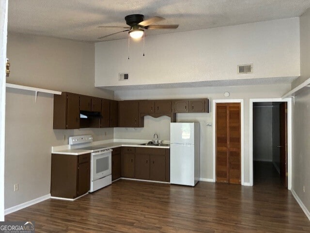 Building Photo - 421 W King Ave