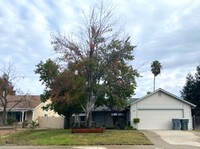 Building Photo - Nice Home in Peppertree Subdivision!! Comi...