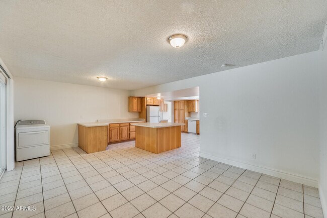 Building Photo - 10424 N 38th Dr