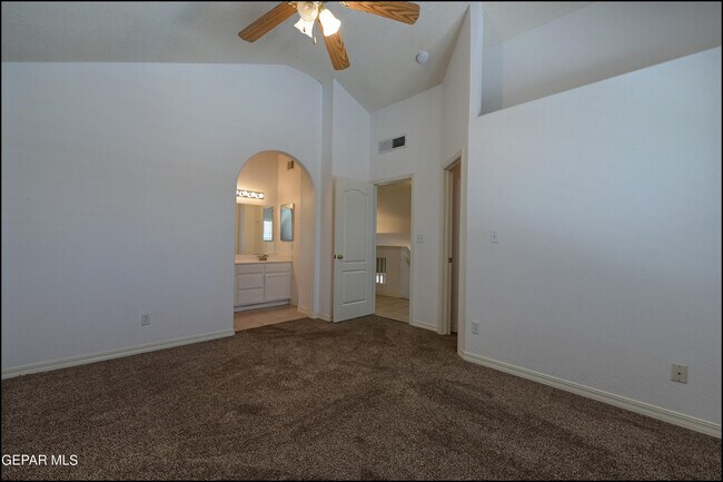 Building Photo - 7097 Tierra Roja St