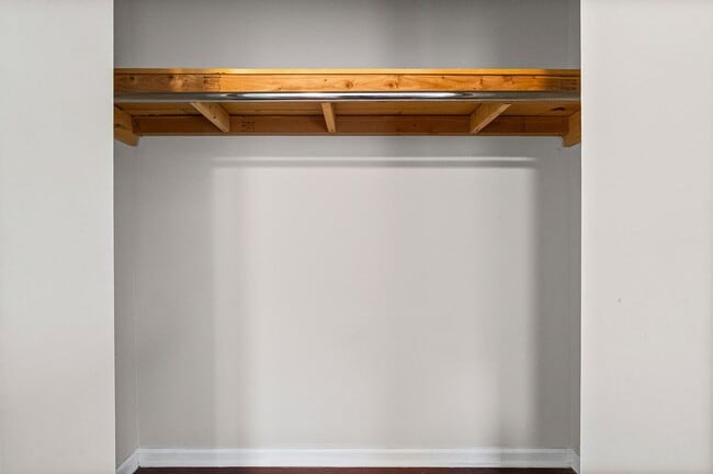 Building Photo - Minutes from Downtown Nashville!