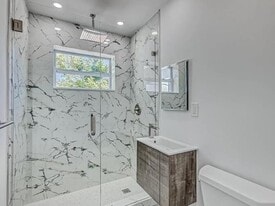 Building Photo - 855 Date Palm Dr