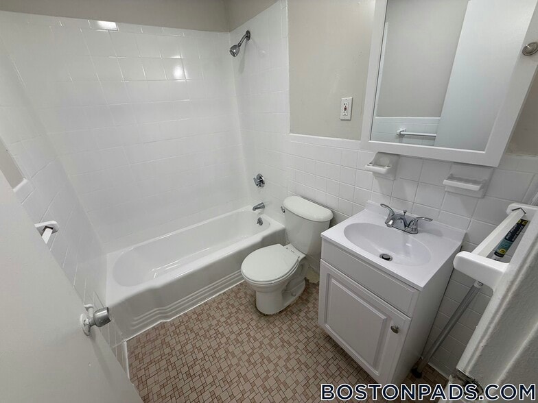 Building Photo - 572 Cummins Hwy