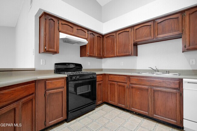 Building Photo - 12701 Tierra Monje Ln