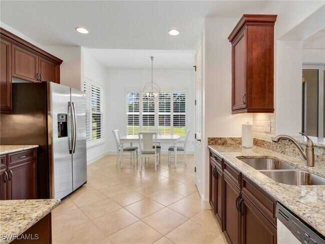 Building Photo - 8060 Players Cove Dr