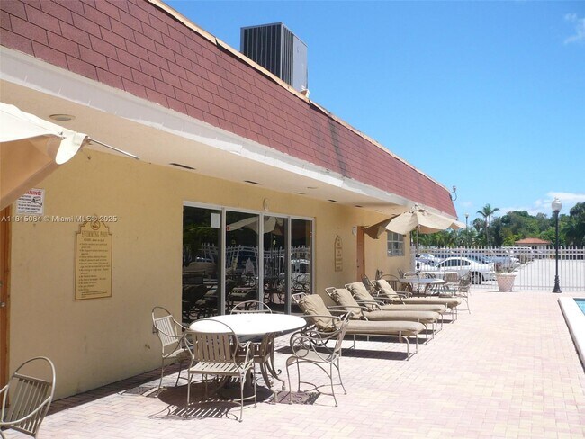 Building Photo - 1800 Sans Souci Blvd