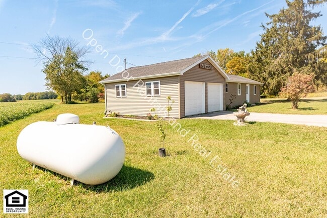 Building Photo - 4990 Co Rd 71