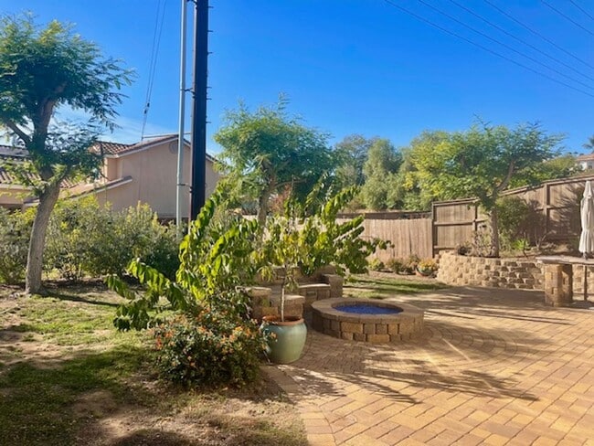 Building Photo - Great Escondido Rental