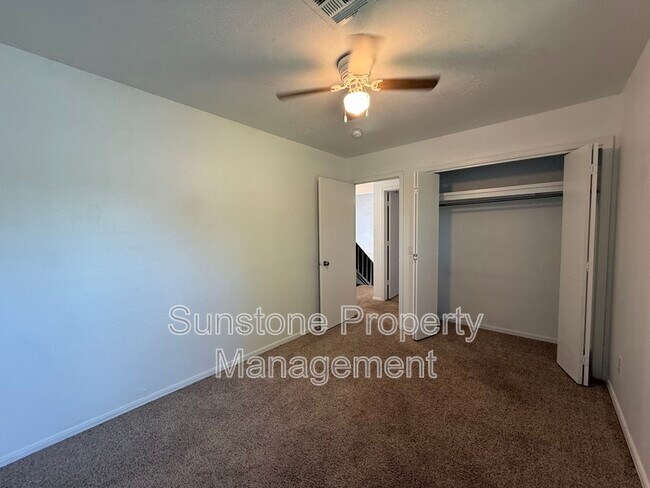Building Photo - 5117 S Lions Ave